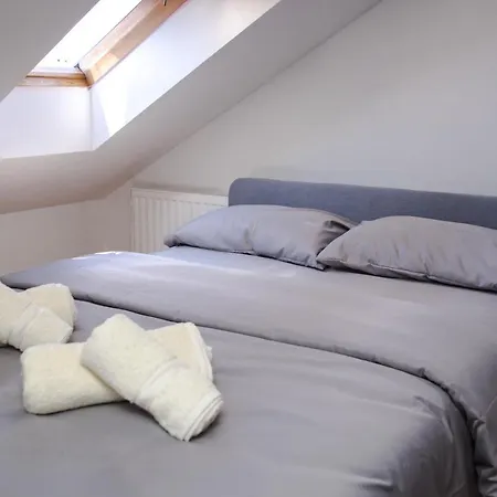 Apartment 21