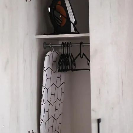 Apartment 21