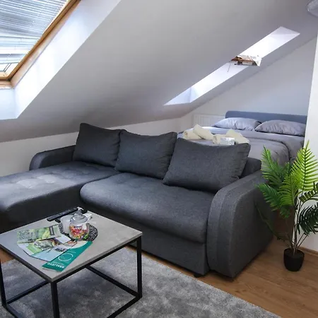 Apartment 21 *